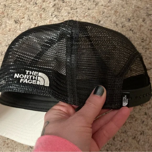 The North Face cream and black snapback mesh trucker hat unisex baseb cap - Picture 4 of 6